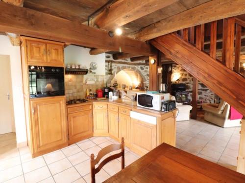 Gîte de caractère avec billard, cheminée, jardin clos et animaux acceptés - FR-1-742-611 Gîte de caractère avec billard, cheminée, jardin clos et animaux acceptés - FR-1-742-611