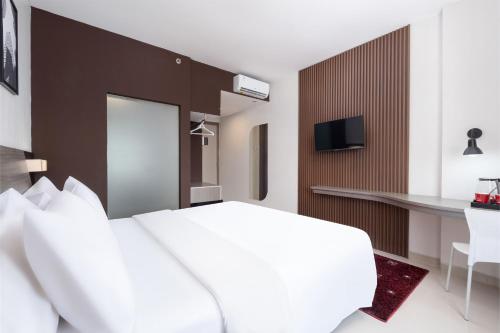 Double or Twin Room image 3