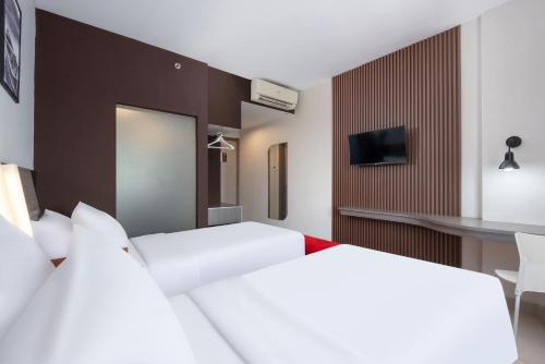 Double or Twin Room image 2