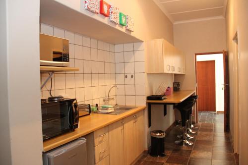 2 bedrooms, 4 beds