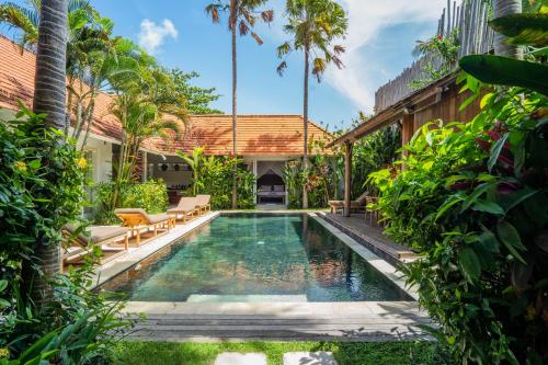 Villa Maxceo - 3BR Poolvilla near the beach