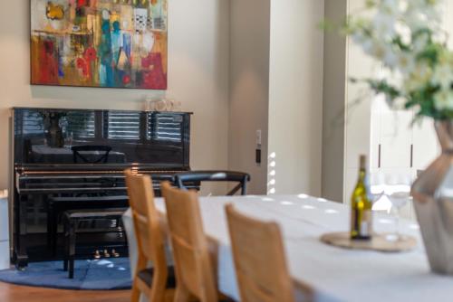 Stunning Views - Modern luxury 3 BR Apt in Remuera, Окленд (фото 7)