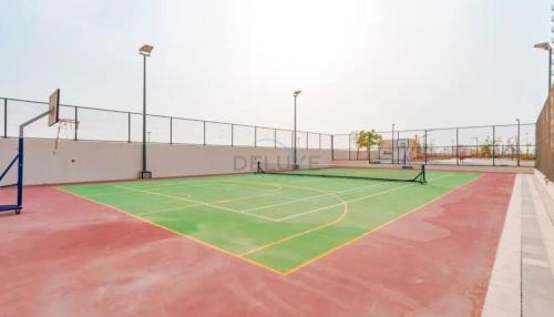 High-Rise Studio Near the Golf Club and Mall with a Community View,Damac Hills Artesia Tower D, Dubailand by Deluxe Holiday Homes, Dubai (foto 5)