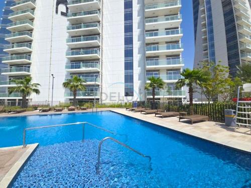 High-Rise Studio Near the Golf Club and Mall with a Community View,Damac Hills Artesia Tower D, Dubailand by Deluxe Holiday Homes, Dubai (foto 6)