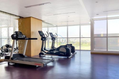 High-Rise Studio Near the Golf Club and Mall with a Community View,Damac Hills Artesia Tower D, Dubailand by Deluxe Holiday Homes, Dubai (foto 9)