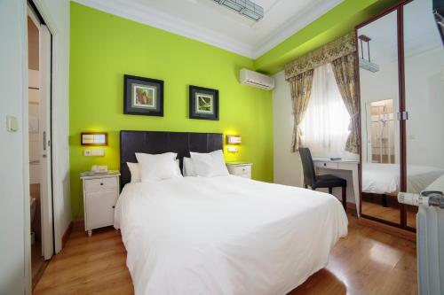 Hostal Adria Santa Ana - image 5