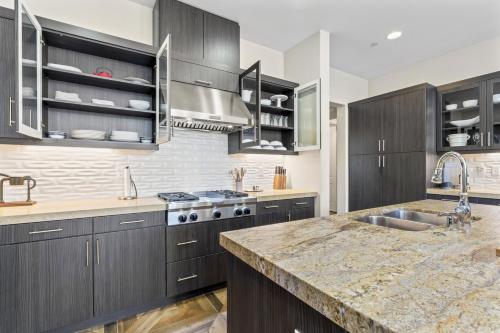 PGA Signature Luxury finishes and furnishings walk to ERNIES