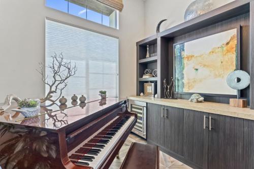 PGA Signature Luxury finishes and furnishings walk to ERNIES