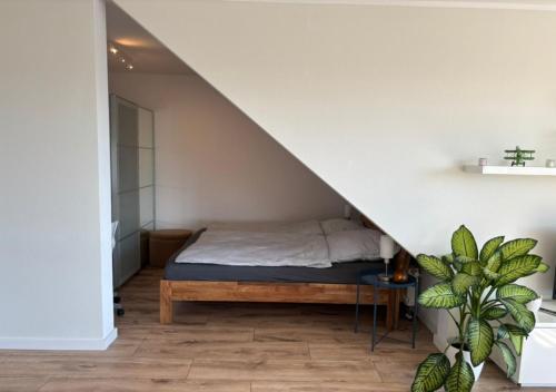 Zentrales, modernes Apartment mit Balkon, Küche & Garage, Drážďany (fotografie 6)