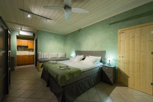 Enetiko Resort