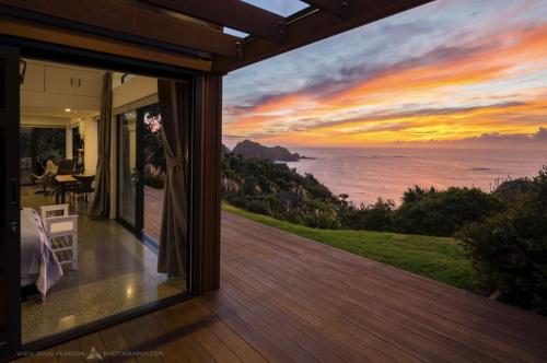 設施, Knights in Residence in 杜都卡卡