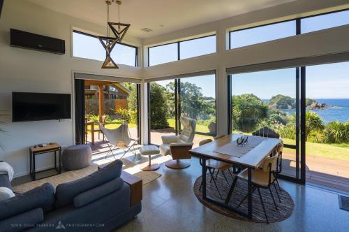 設施, Knights in Residence in 杜都卡卡