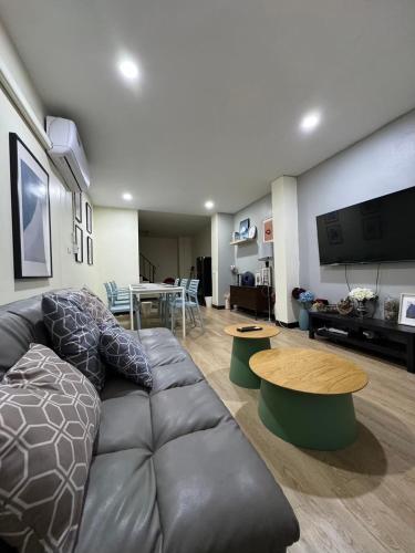 GM6 - Samyan 4floors, 4mins walk to Bantadtong, Bangkok