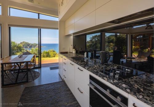 廚房, Knights in Residence in 杜都卡卡