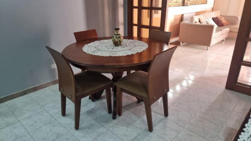 Cozy apartment in the east in บาร์กิซิเมโต