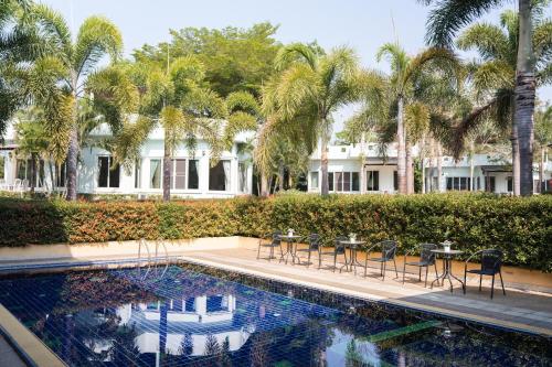 Villa Reina Resort – Pak Chong, GA