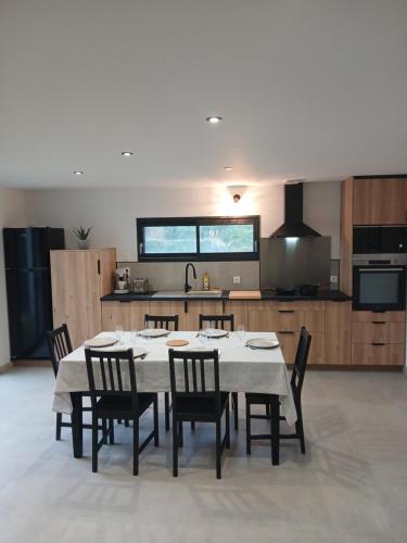 Logement indépendant proche circuit 24h Le Mans gîte à louer Bois Gars