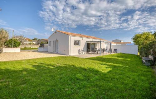 Stunning Home In La Brée-Les-Bains