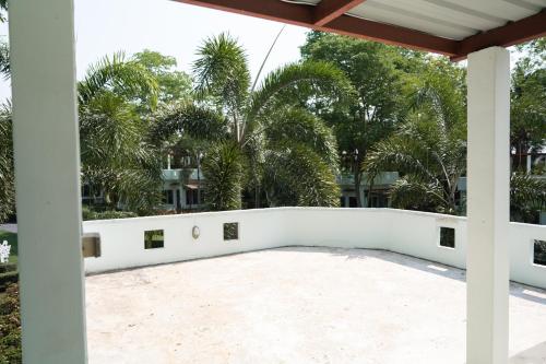 Villa Reina Resort – Pak Chong, GA