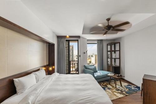 Tokyo Boutique Front Beach Hotel - Tap to explore photos