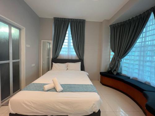 Fairy 2 Pool Villa 22 Pax Karaoke & Huge Event Space Fairy 2 Pool Villa 22 Pax Karaoke & Huge Event Space