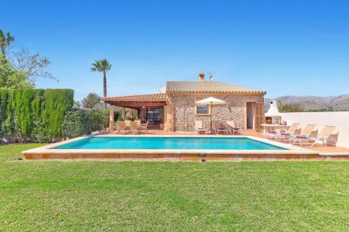 Villa Almadravet by Villa Plus