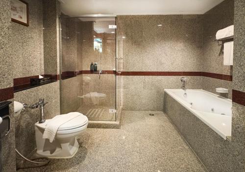 room detail thumbnail 2