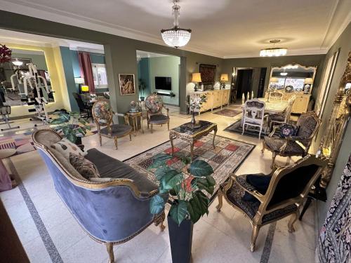 Spacious, Luxurious 3-Bedroom Apartment in Nasr City for Families & Corporates, Le Caire