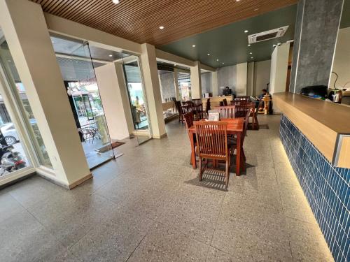 Lucie Hotel 2