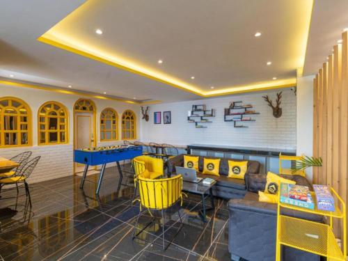 Restaurant, The Hosteller Shimla in Shimla
