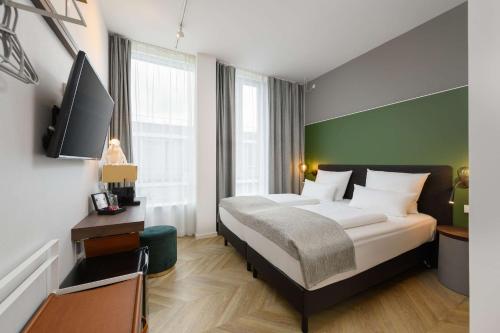 1 queen bed