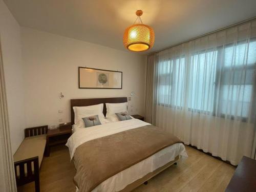 Dali Yanyuan Mountain Retreat