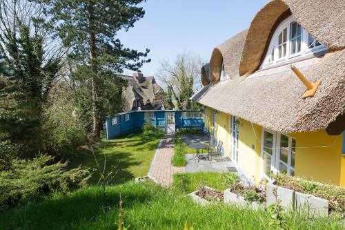 Viesnīcas āriene, Gästehaus Bergfalke (Gastehaus Bergfalke) in Ahrenshoop