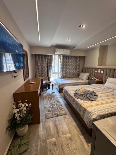 Garden City Plaza Hotel near Ibu Tulun mecset