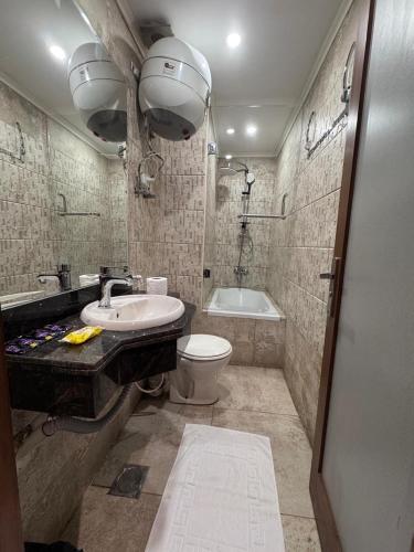 Garden City Plaza Hotel - image 3
