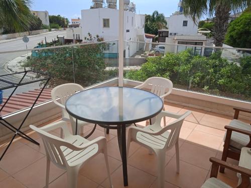 Larnaca, Pervolia 1 bedroom seaside apartment in بيريفوليا