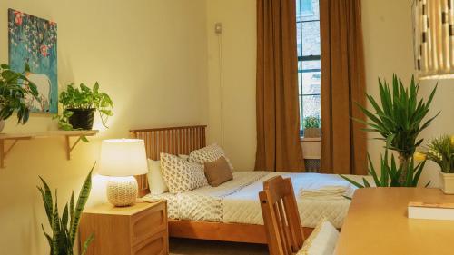 Interfaith 21st Street near Whitney Amerikai Művészet Múzeuma