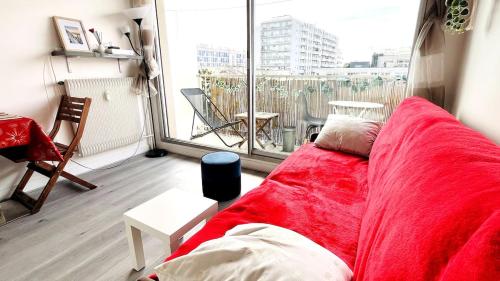 Sunny Studio with Balcony - buttes Chaumont park - Location saisonnière - Paris