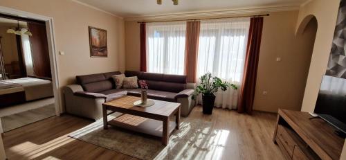 Tamási Villa (Tamasi Villa) in บาลาตองมาเรียฟูร์โด