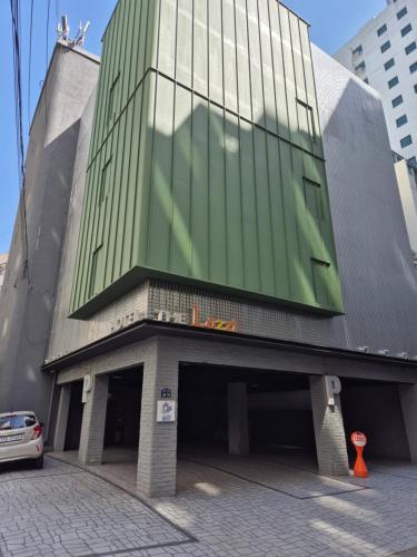 호텔라찌 (호텔라찌) near Beomeosa Templom