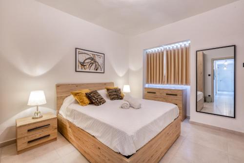 Amazing apartment with pool in Malta - image 3