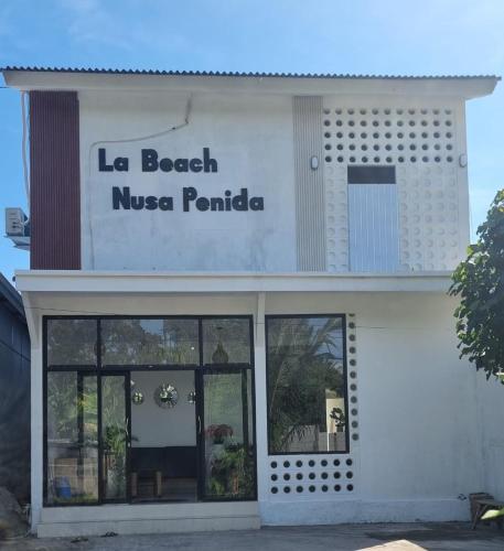 LA Beach Nusa Penida in Nusa Penida