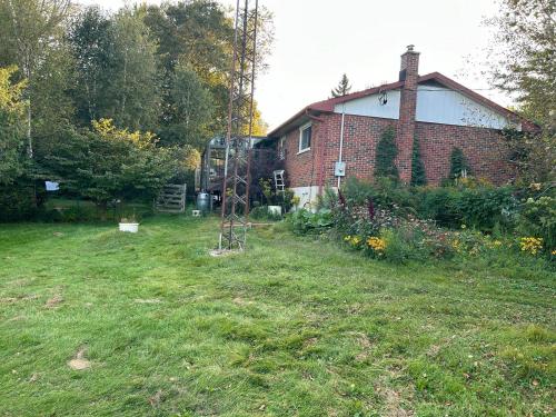 Iekārtas, Charming Farmhouse in Graftona (ON)