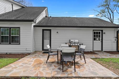 Cozy Cottage for 6 Pet Fenced in وودستوك