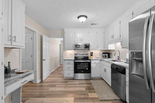 Cozy Cottage for 6 Pet Fenced in وودستوك