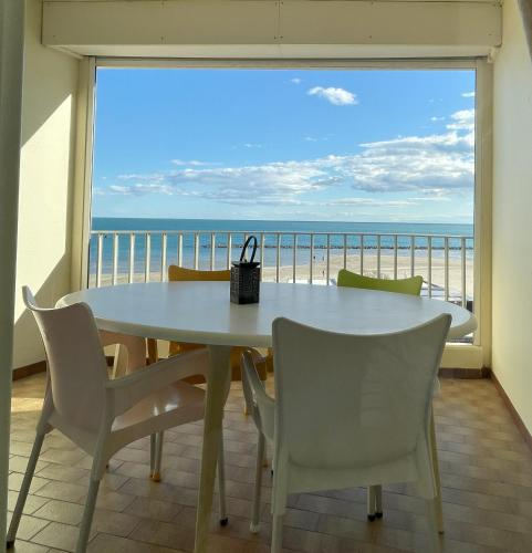 Grand appartement vue sur mer near Le Cocotier