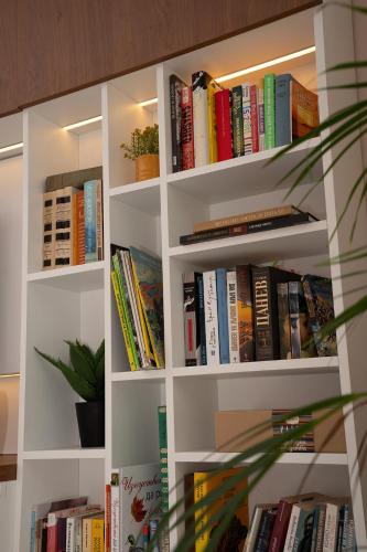 Maison Colorée - Bright And Cozy Home by Metro And Mall, София (фото 10)