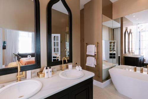 room detail thumbnail 2