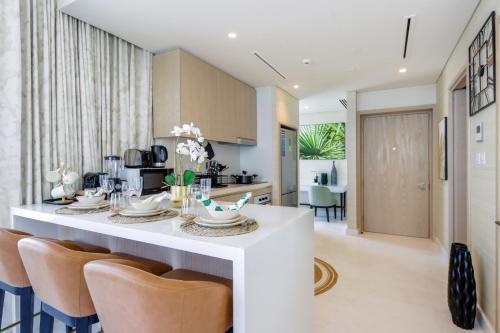 Livbnb - 1BR w/Spectacular Sea Views in Palm Tower, Dubaj (zdjęcie 10)