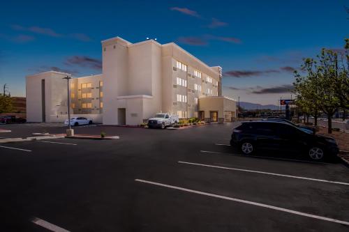 Comfort Inn & Suites Albuquerque Downtown - 숙소 외관